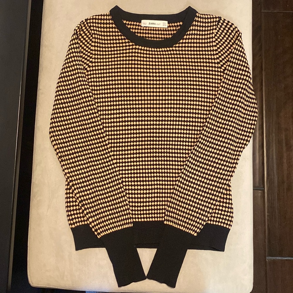 ZARA Knit Sweater. Women’s SMALL. Ribbed Cuffs and Waistband.  Perfect!